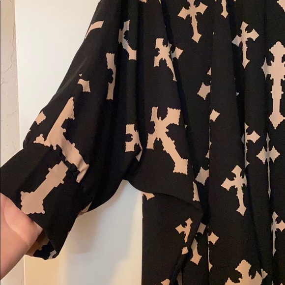 Cross Cardigan - Picture 3 of 6